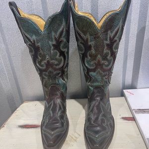 Corral boots